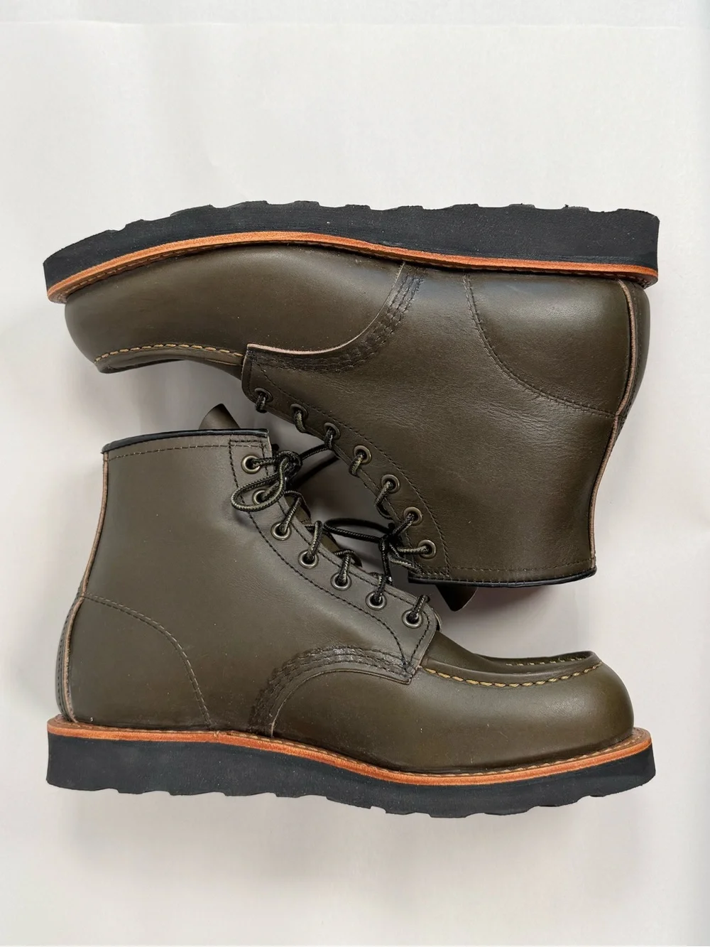 Red Wing Shoes Men’s Heritage Boots Size 8.5 D 8828 Alpine Portage Moc Toe USA